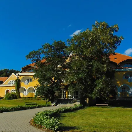 Cseri Kastélyszálló