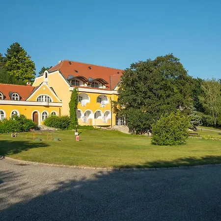Hotel Cseri Kastelyszallo Tótvázsony