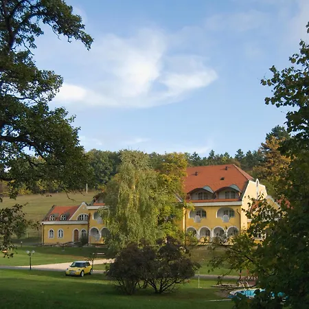 Cseri Kastelyszallo Hotel Tótvázsony