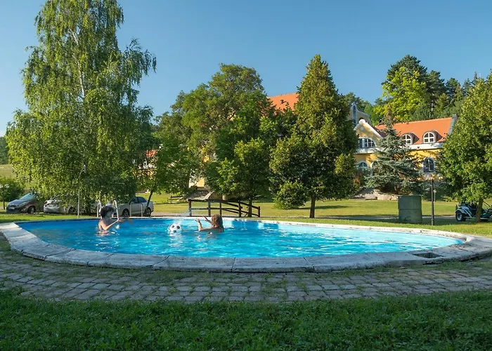 Hotel Cseri Vendeghaz Tótvázsony